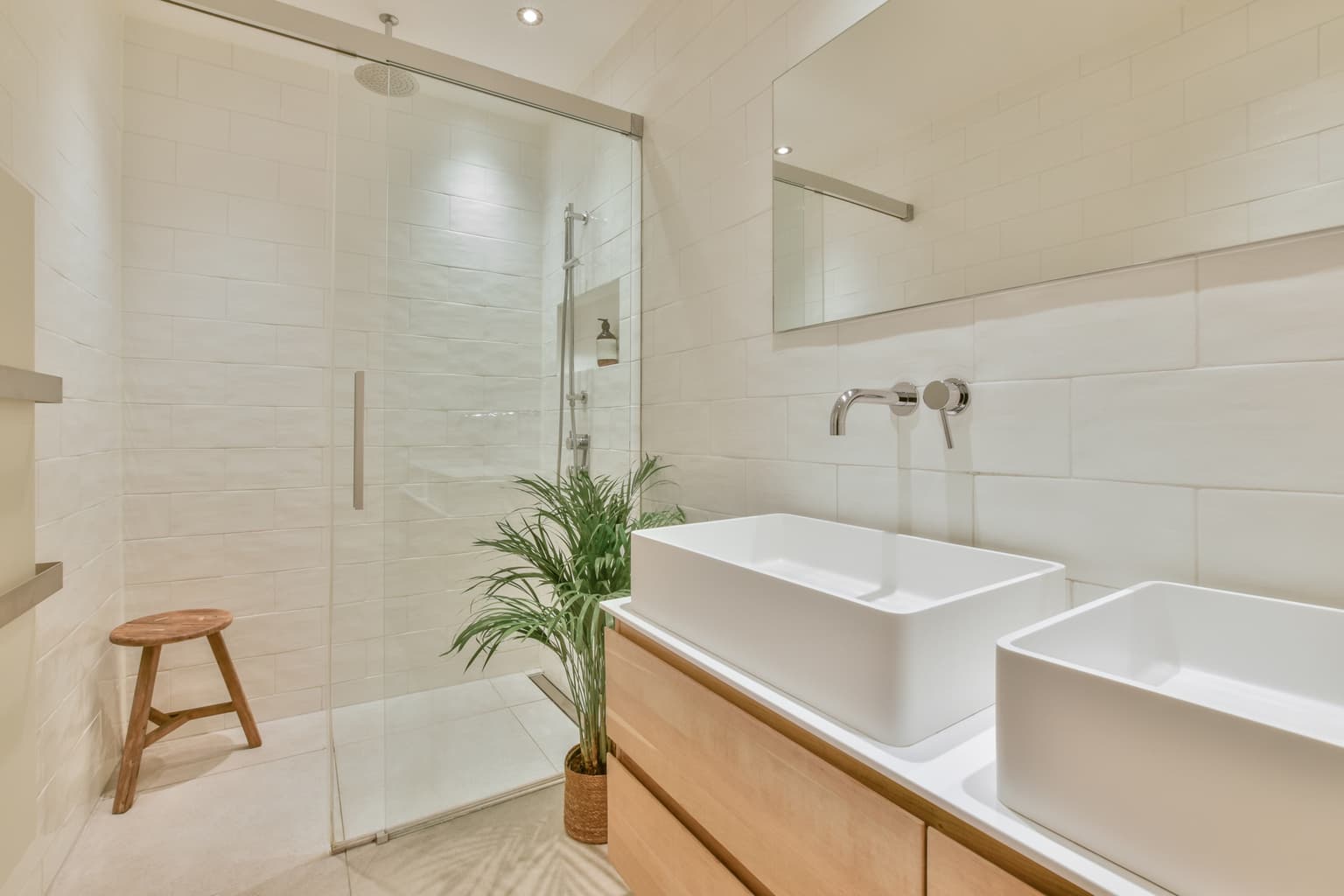 Bathrooms project gallery by Home Reframe